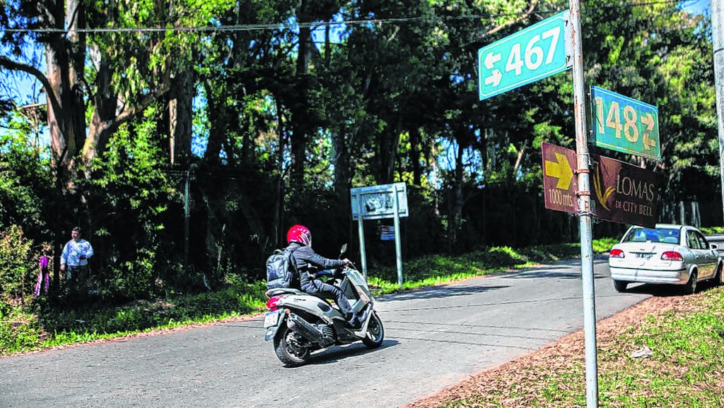 En City Bell se desató la “batalla de los countries” por el uso de la calle 148
