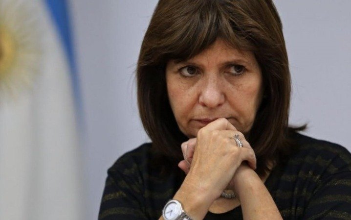Bullrich recordó que "la portación de armas está regulada, no prohibida"