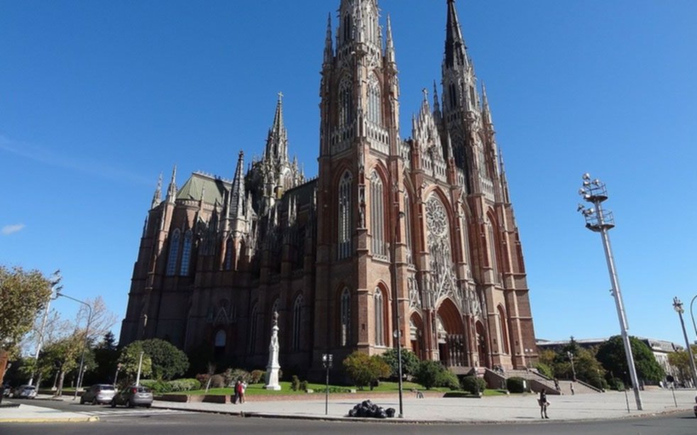 Una Santa Misa por el aniversario de la Consagración de la Catedral