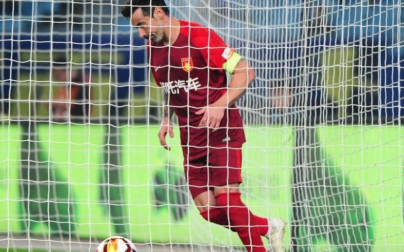Lavezzi marcó un gol en la derrota de su equipo, el Hebei Fortune