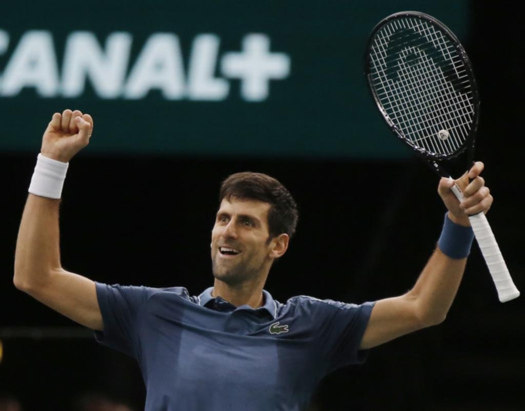 Djokovic superó a Federer y va por el título en París, ante el ruso Khachanov