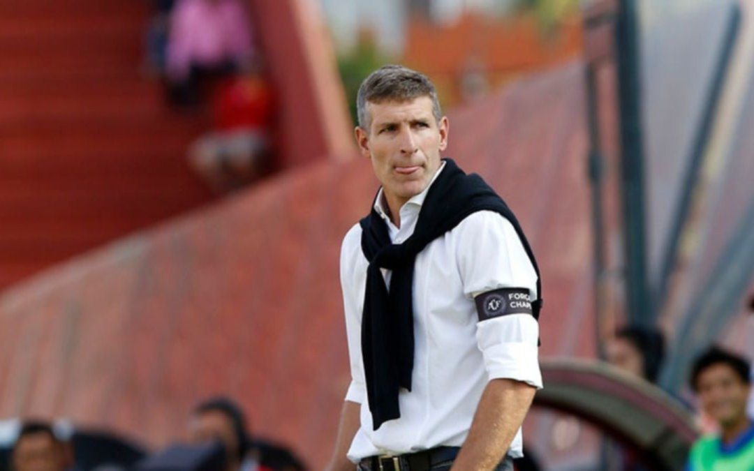 Palermo dejó de ser entrenador de Unión Española y suena en Colo Colo