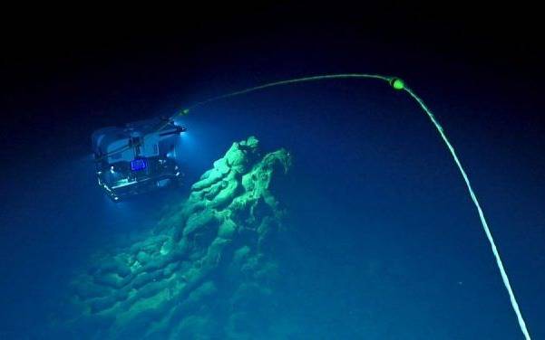 Descubren la erupción volcánica submarina más profunda hasta la fecha