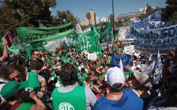 Gremios estatales comenzarán mañana un acampe en Plaza San Martín