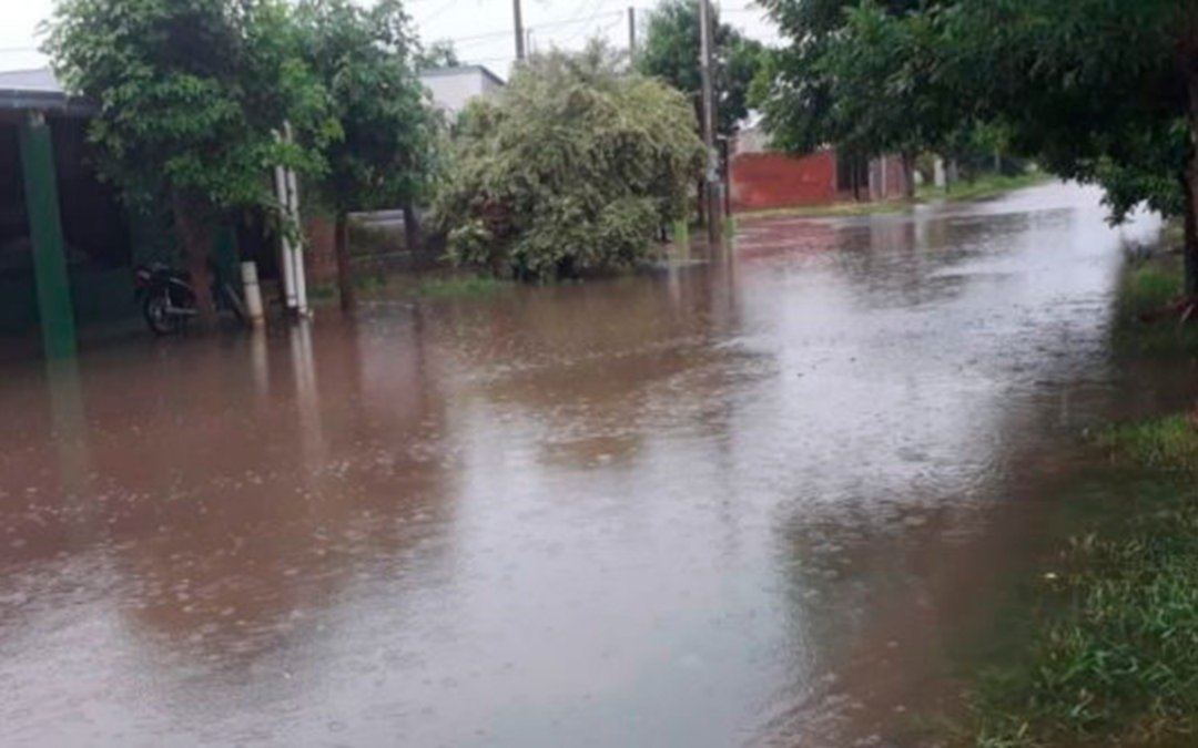 Casi 400 personas siguen evacuadas por un temporal en Corrientes