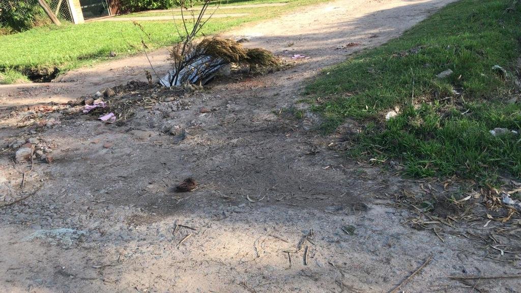 Cañerías rotas deja aislado a un barrio en CIty Bell