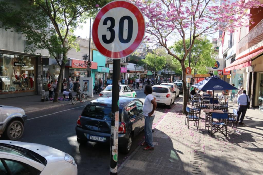 Bajan el tope de velocidad en un tramo de calle 12 para proteger a los usuarios de la bicisenda