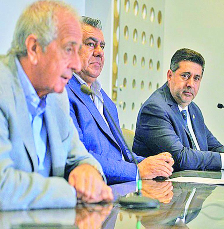 Angelici y D´Onofrio están confiados en la aplicación del VAR para las dos finales