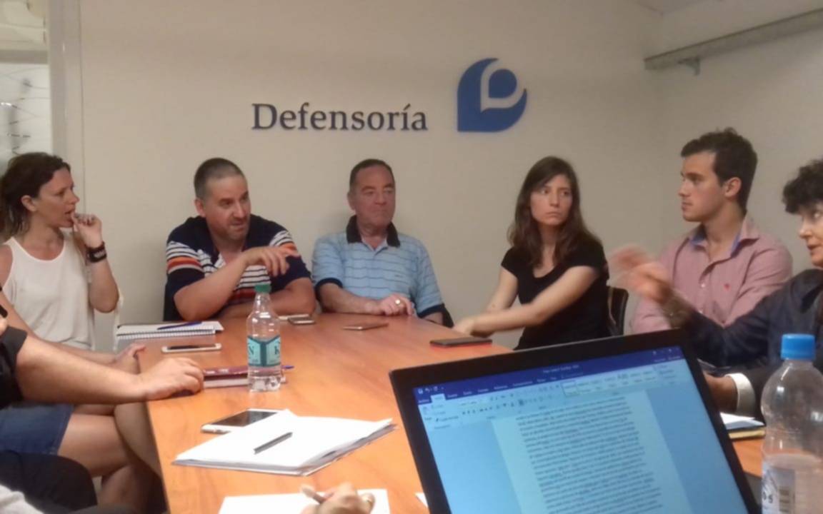 Vecinos de El Mondongo llevaron el reclamo  por la "zona roja" a la Defensoría bonaerense