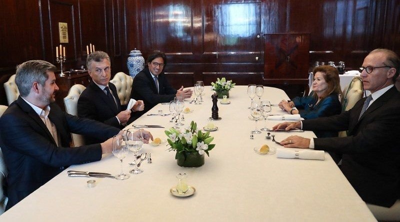 A la espera de un fallo clave por las jubilaciones, Macri almorzó con jueces de la Corte