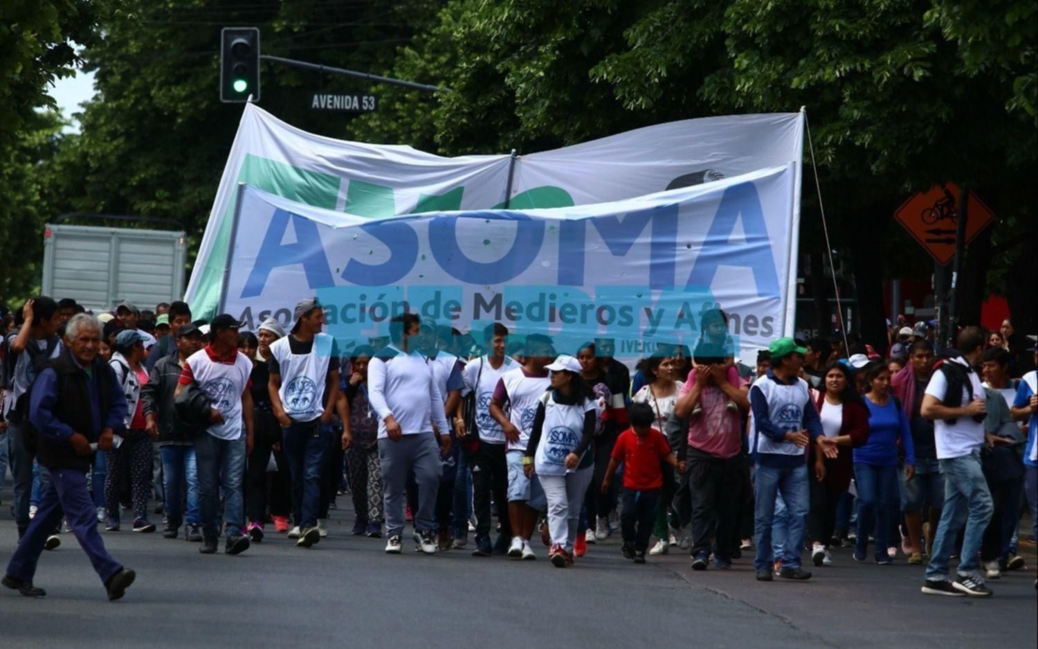 Organizaciones barriales realizan masiva marcha y el Centro es un caos