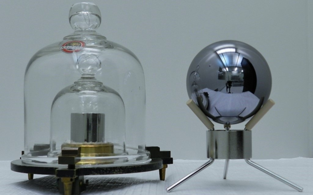 Definen si abandonamos para siempre el concepto actual de kilogramo