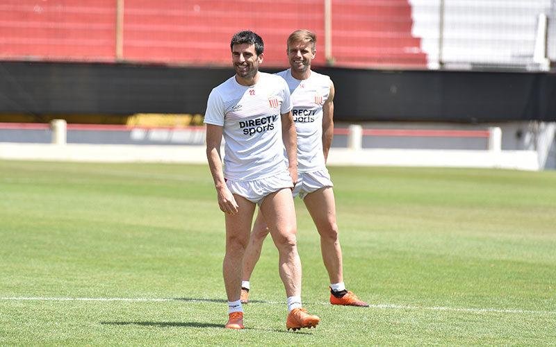 El plantel se entrenó en la cancha de Unión a la espera del partido