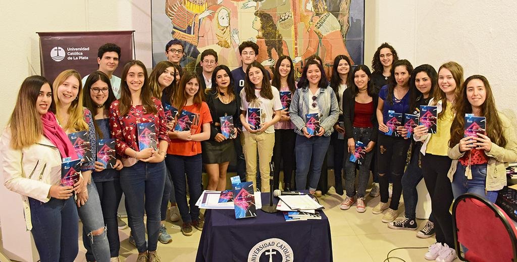 Entregaron premios de un certamen literario