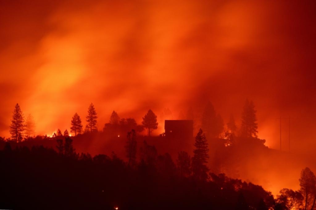Ya son 25 los muertos y hay pérdidas enormes por los incendios en California