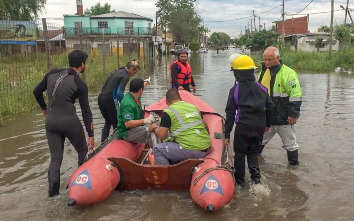 Inundación y evacuados en Quilmes