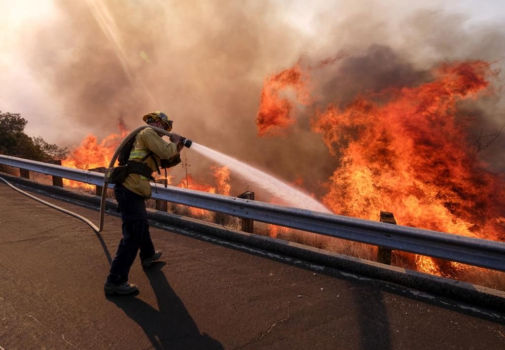 Aumenta la cantidad de muertos y desaparecidos por los incendios en California