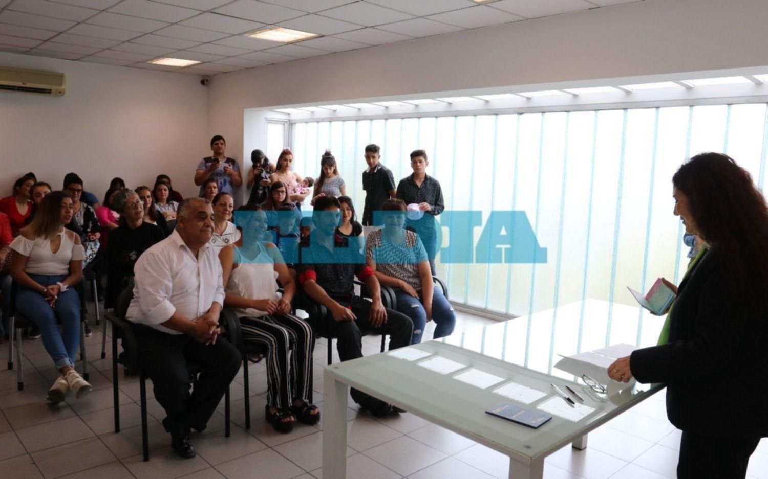 Una pareja le hizo frente al martes 13 y se casó en Berisso