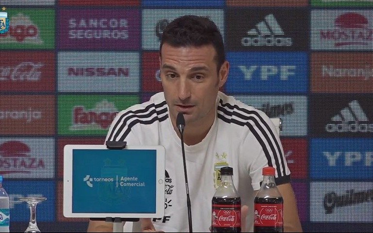 Scaloni: " Estimo que Messi volverá a la Selección y también es mi deseo"