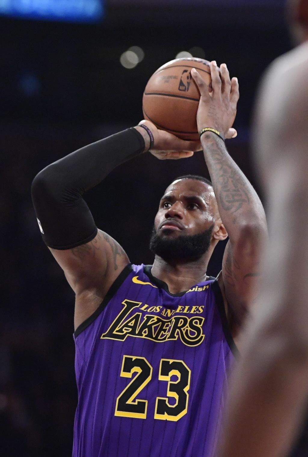 LeBron James superó a Wilt Chamberlain y ahora va por Michael Jordan, en la NBA
