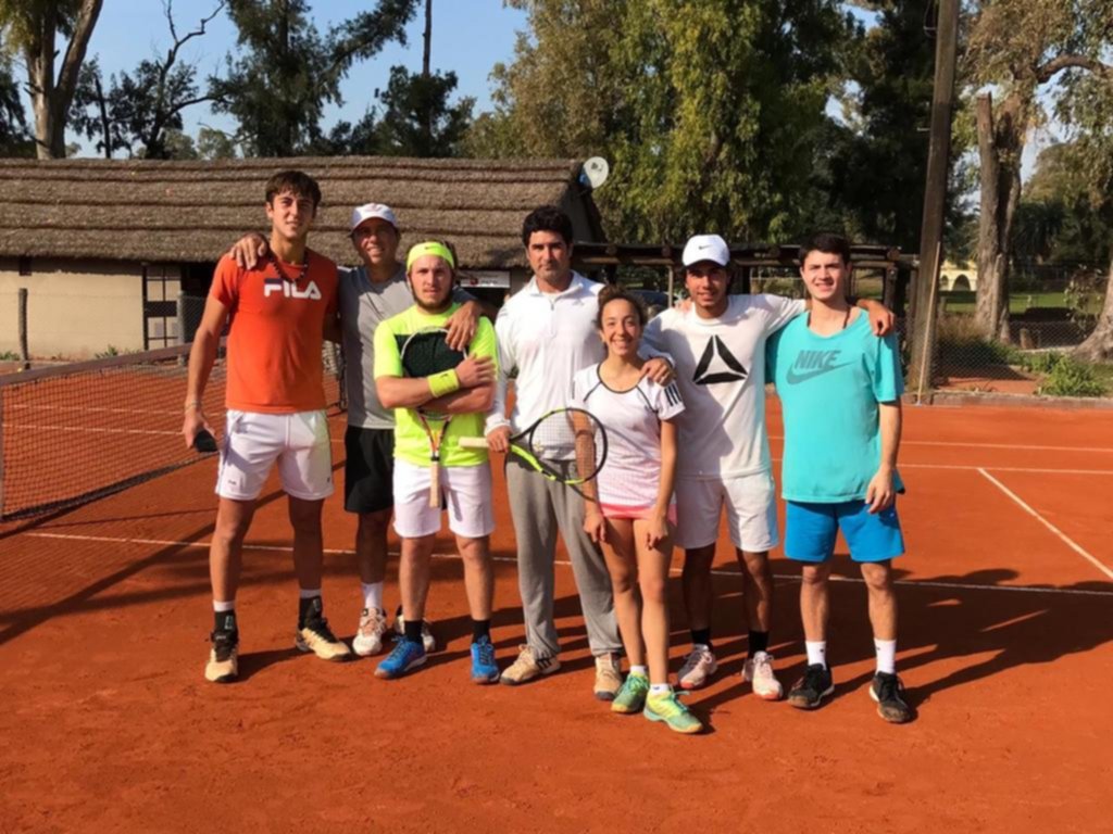 Tenis, una buena excusa para compartir tiempo entre amigos