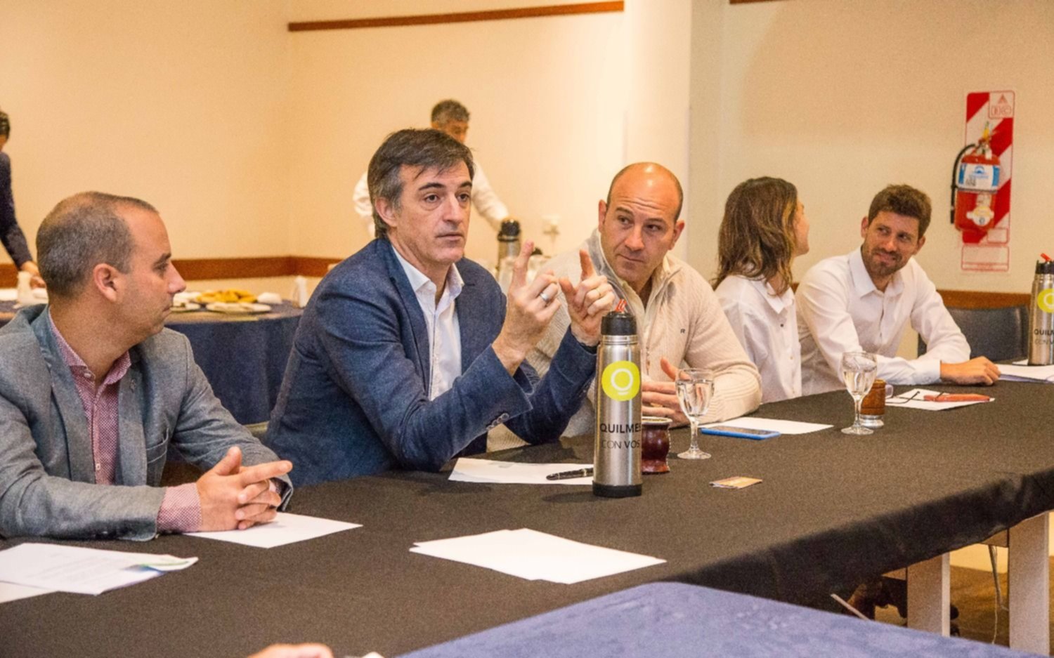 Encuentro con comerciantes y representantes de PyMes locales