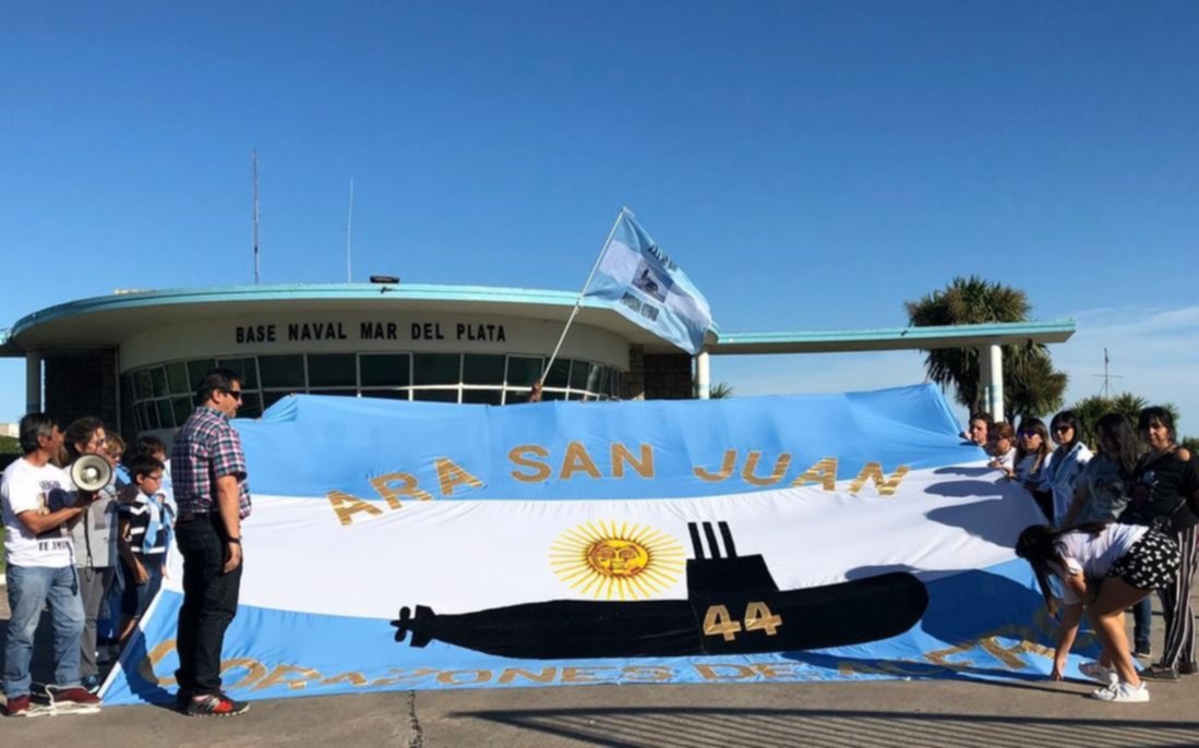 Familiares del ARA San Juan se volvieron a manifestar en la Base Naval de Mar del Plata