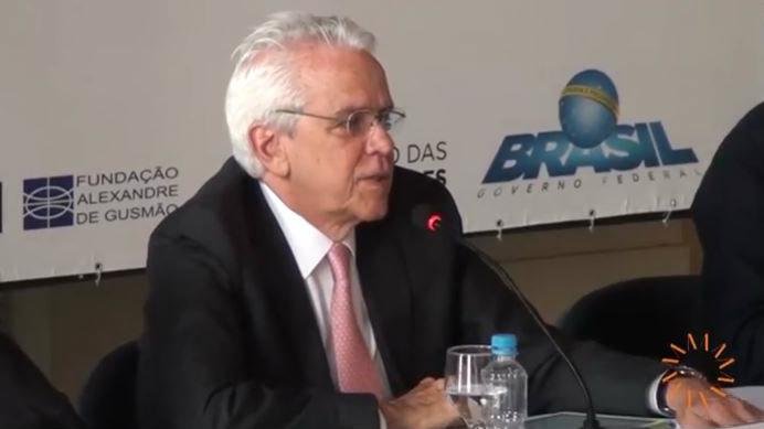 Bolsonaro anticipa que “una parte” de Petrobras podría ser privatizada