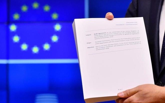 A cuatro días de una cumbre crucial sobre el Brexit, la negociación continúa