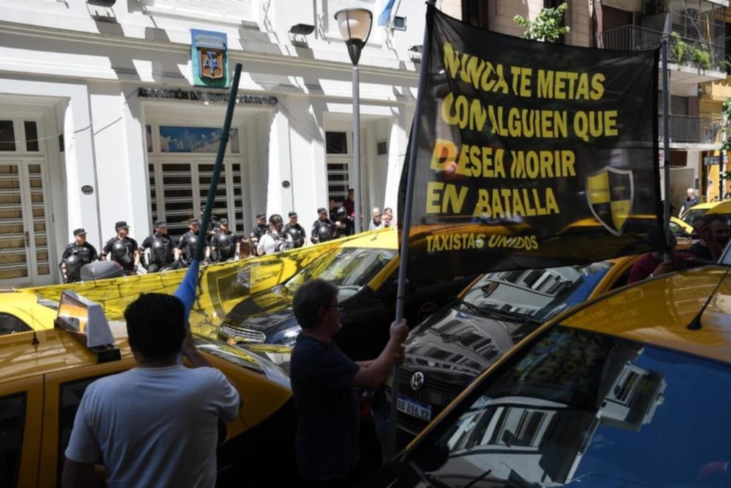 Los taxistas en pie de guerra contra la AFA por Uber