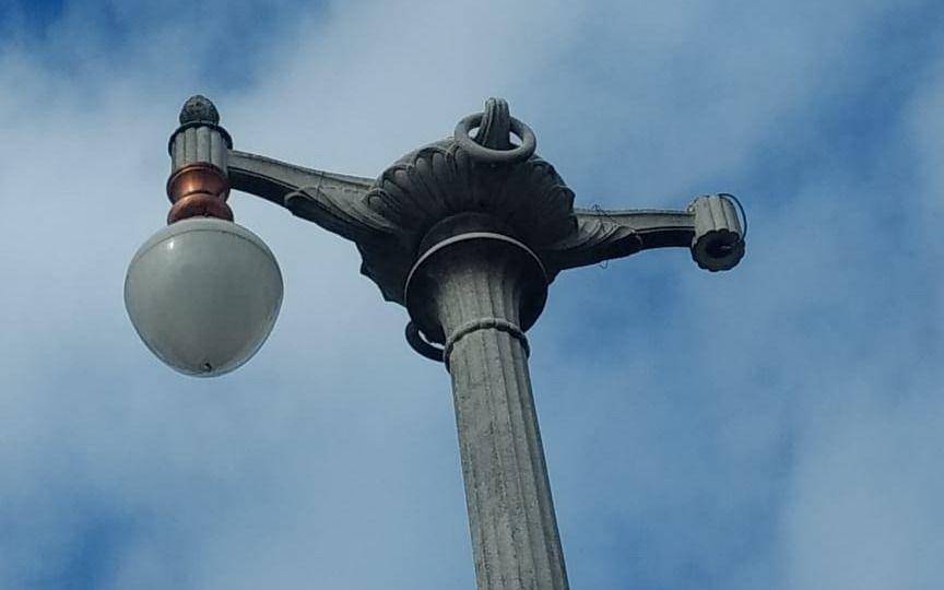 Denuncian la falta de farolas en la zona de plaza Moreno
