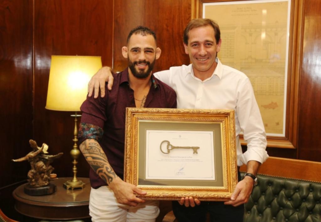 El luchador recibió la llave de nuestra ciudad