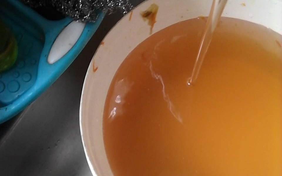 Preocupación por agua marrón en Berisso