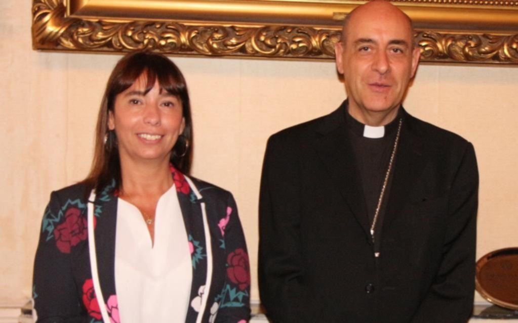La defensora ciudadana se reunió con el arzobispo Víctor Manuel Fernández