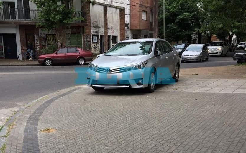 Dejalo donde te parezca: sigue el festival de autos mal estacionados