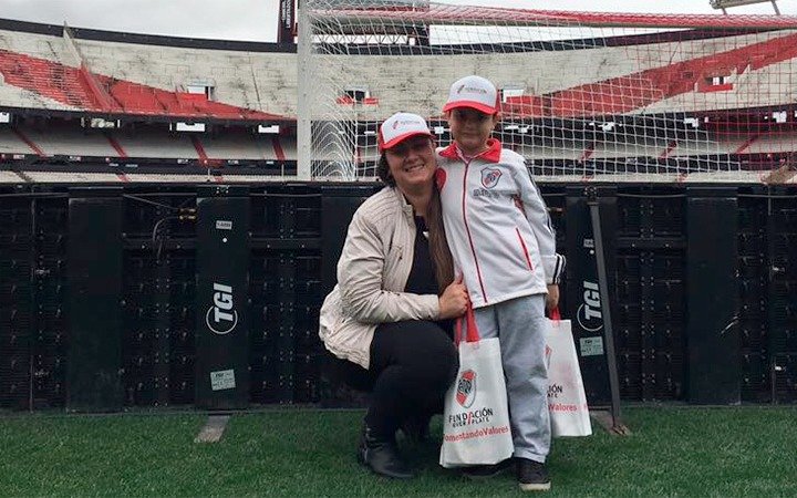 La historia con final feliz del pibe que vendía sus juguetes para asistir a la Superfinal