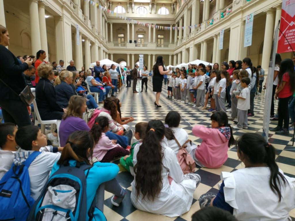 Un encuentro multitudinario en el Pasaje para sensibilizar a la comunidad