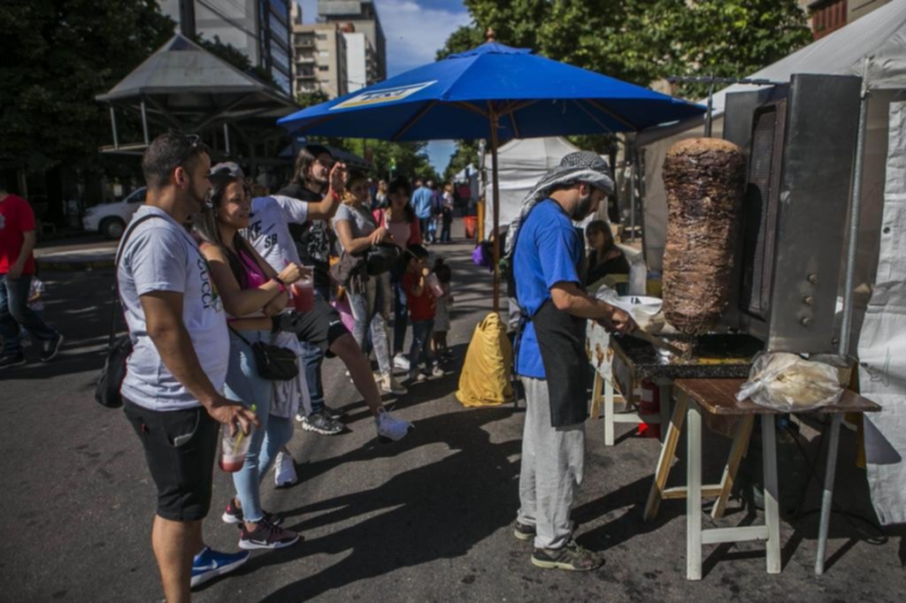 Corredor gastronómico en la avenida 51 de 7 a 19