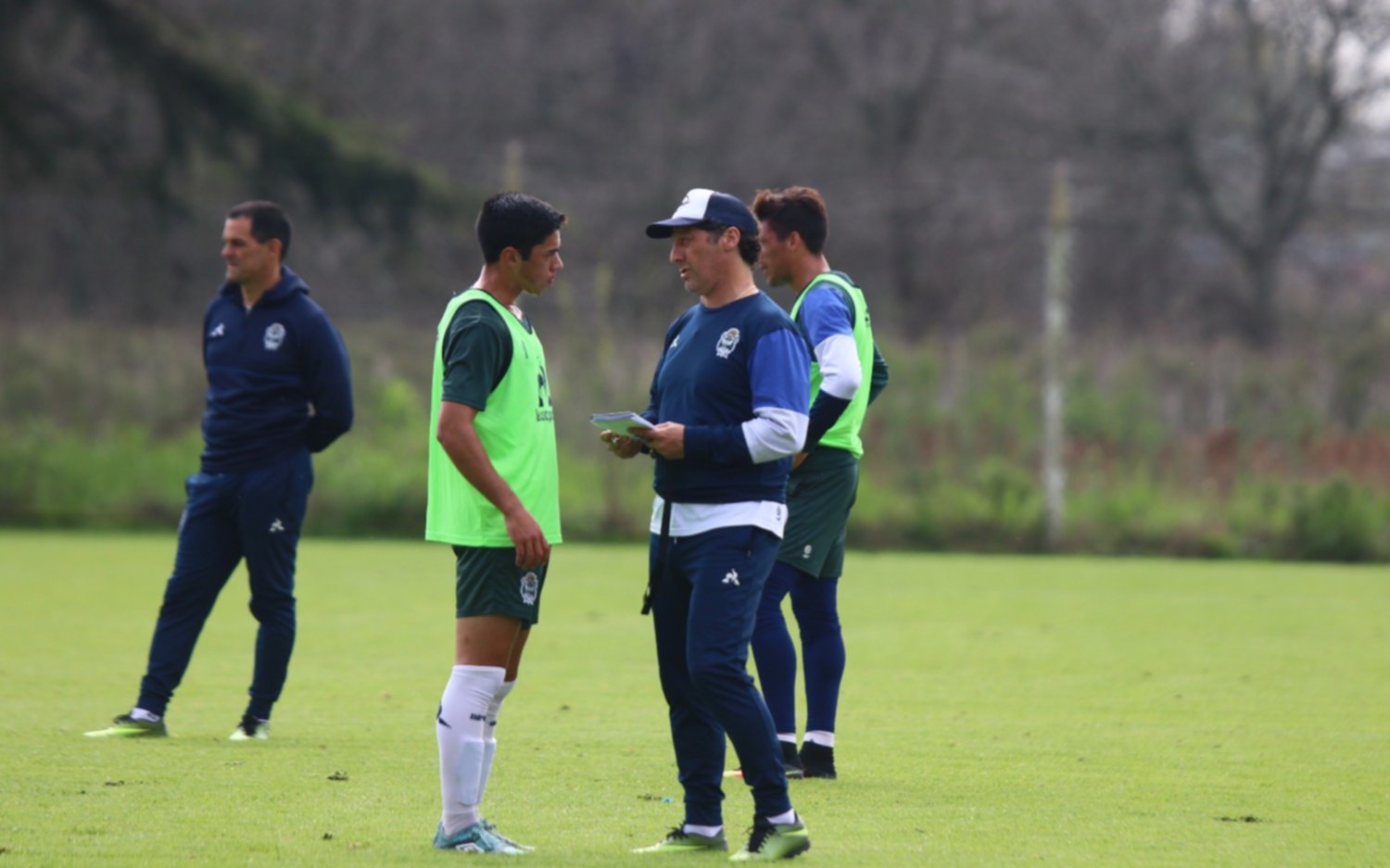 Troglio piensa un equipo con un posible cambio de esquema