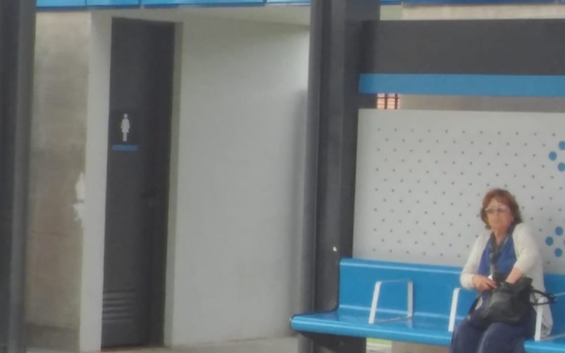 Sin baños en la estación de trenes de Gonnet