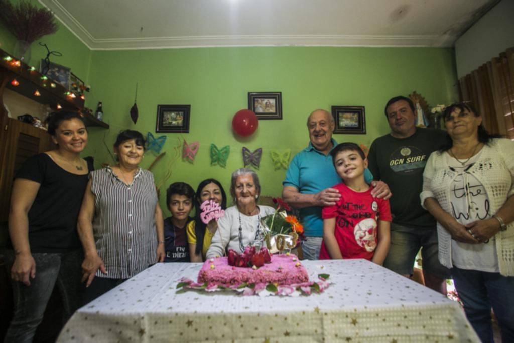 Delfina, la “tía” del barrio El Dique cumplió 103 años