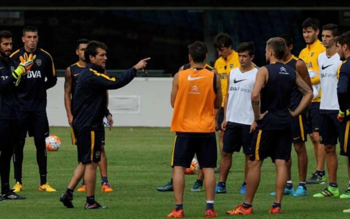 Una fiscal en la práctica de Boca para tomar declaración a los jugadores