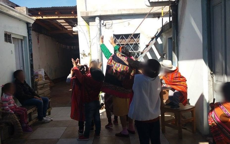 Irrumpió en una guardería de barrio Hipódromo y se llevó a su hijo de un año