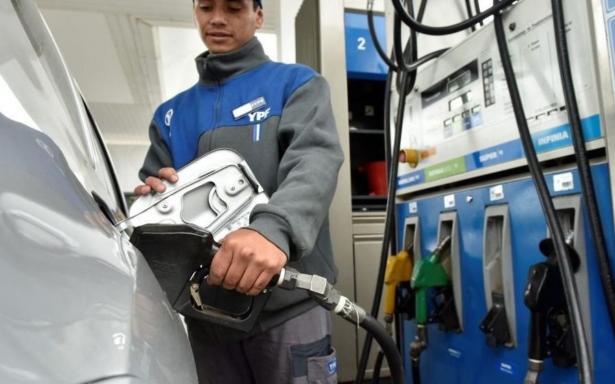 Berisso: quieren aplicar un impuesto en el precio de la nafta 