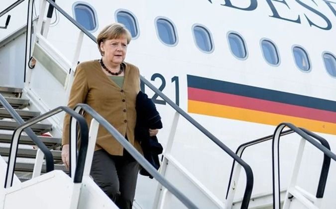 El avión que traía a Angela Merkel tuvo que volver a Alemania por un problema técnico
