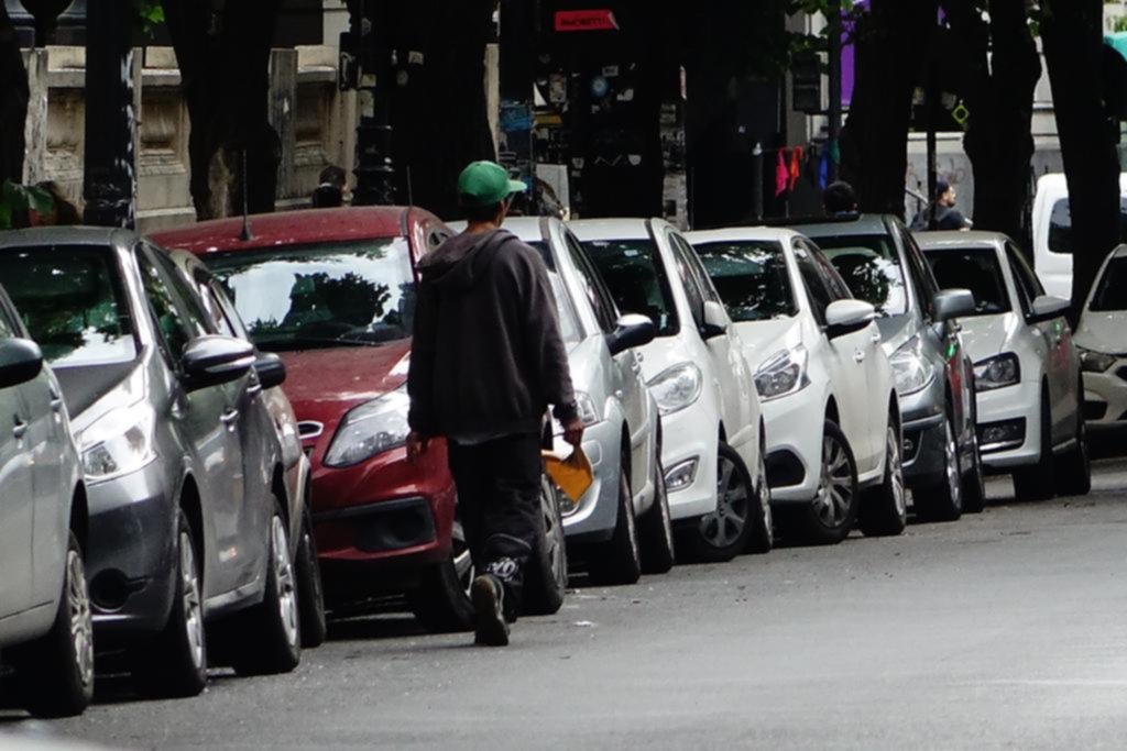 Los “trapitos” resisten y vuelven a copar las calles tras los operativos comunales