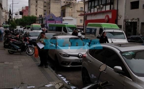 Una protesta de estatales en el Centro complica el tránsito en hora pico