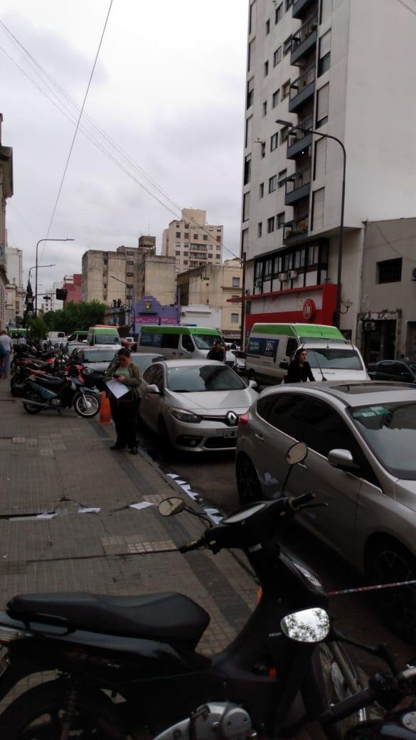 Protesta y corte de calle de los empleados de ARBA y Economía por aumento salarial