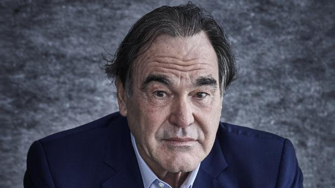 Oliver Stone elogió a Putin por ser una “fuerza estabilizadora”