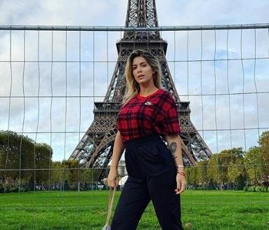 “Sin maquillaje”, Wanda Nara disfruta a full de París